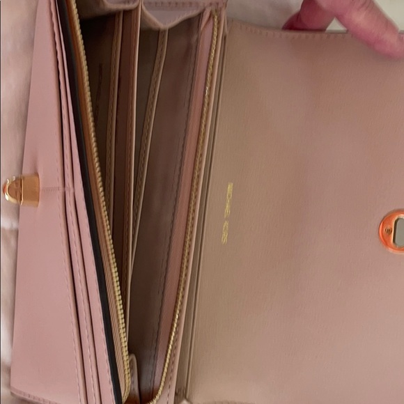 Purse - Picture 3 of 5